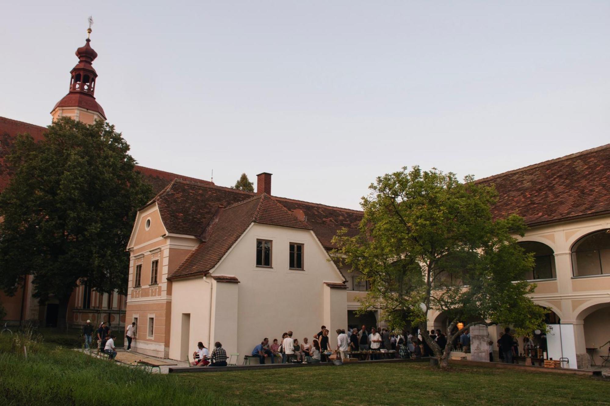 Der Pfarrhof Hotel Hartberg Exterior photo